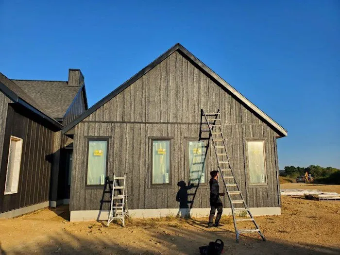 FOREVER Exteriors Picture 2