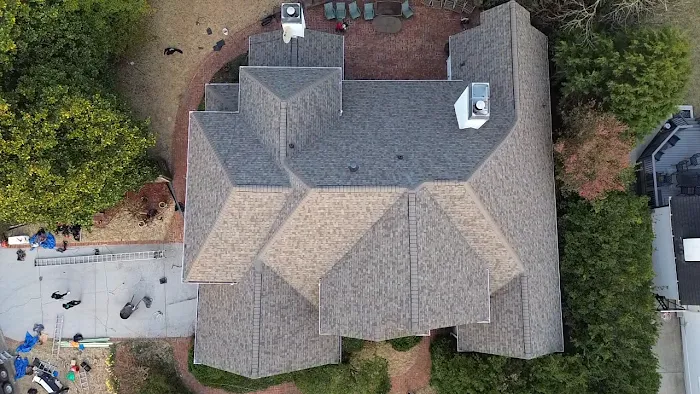 The Real Roofer Picture 4