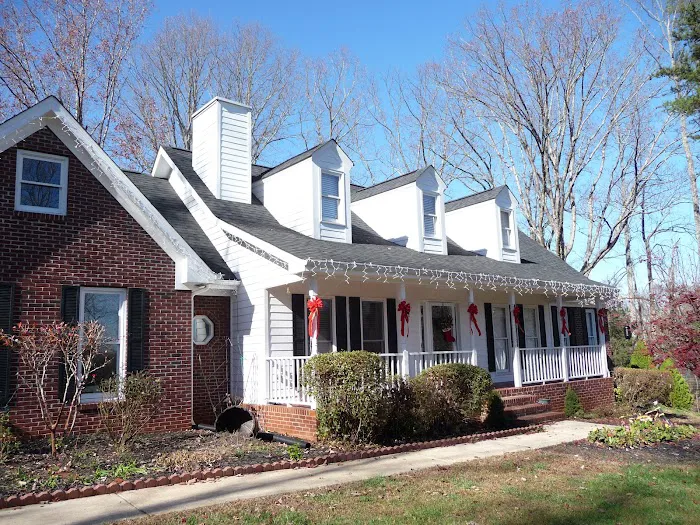 Leslie's Roofing Picture 4