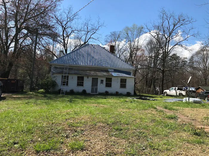 Leslie's Roofing Picture 10