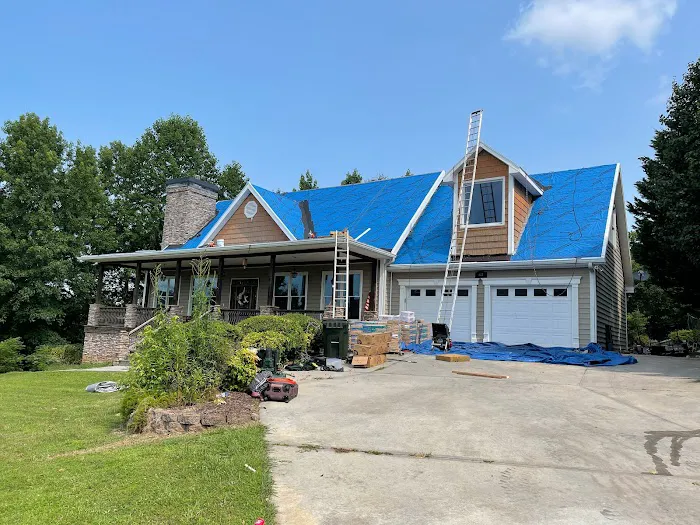 Hometown Roofing Picture 1