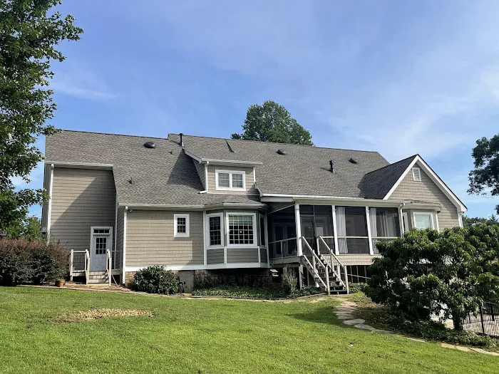 United Contracting and Roofing Picture 3