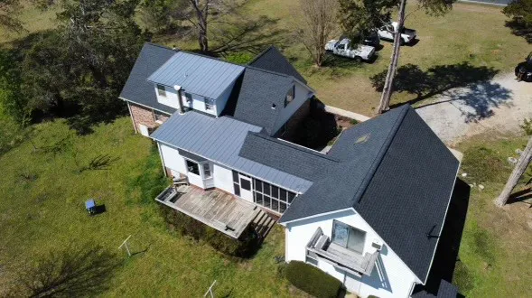 Arnold Roofing and Restoration Picture 3