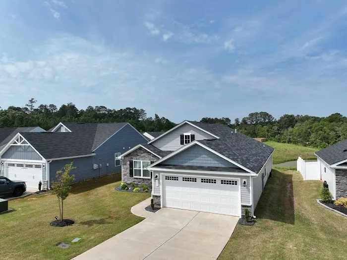 Arnold Roofing and Restoration Picture 2