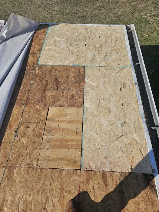 A&M ROOFING & GUTTERS LLC Picture 7