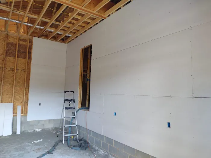 G & G Roofing Plus LLC Picture 4