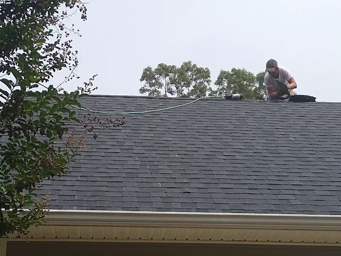 TNJ Roofing and Handyman services Llc Picture 1