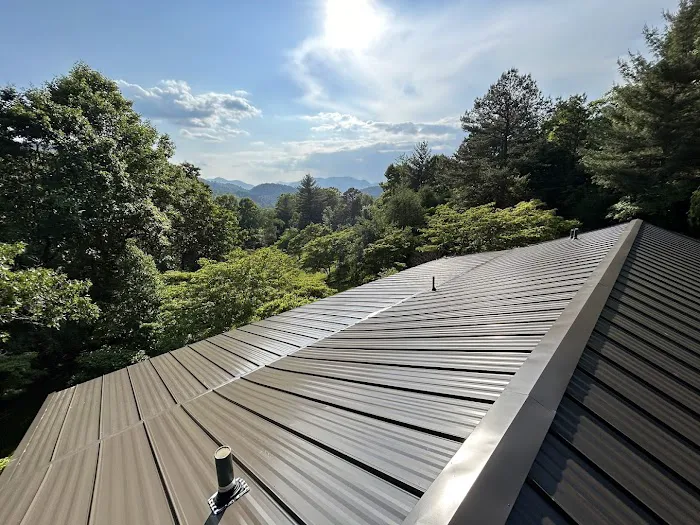 Peak Roofing & Solar LLC Picture 2