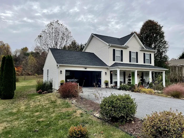 Ricardo's Alpha Roofing Picture 7