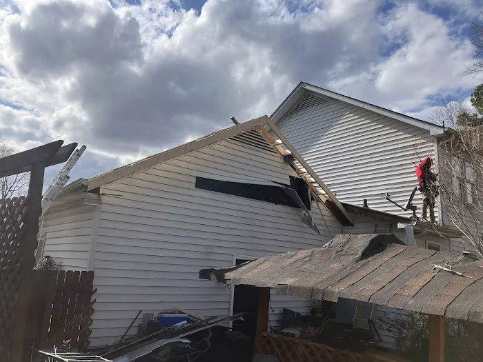 TWO BROTHERS ROOFING LLC Picture 3