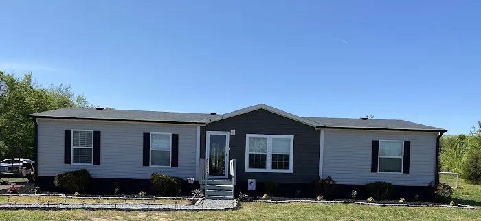 D & T Reliable Roofers LLC Picture 4