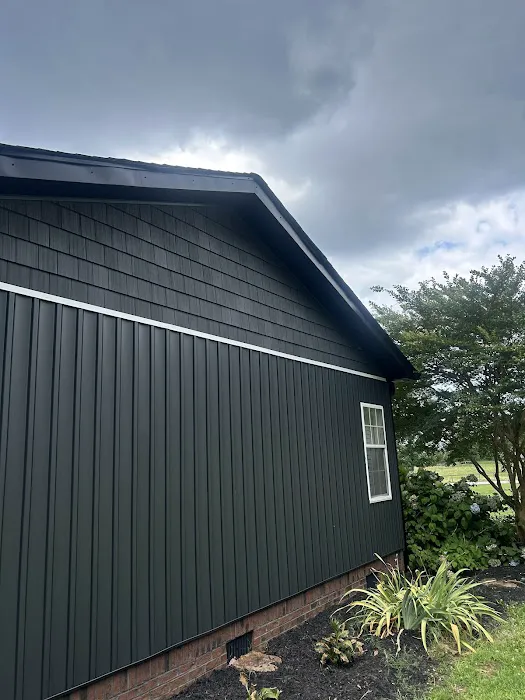 D & T Reliable Roofers LLC Picture 3