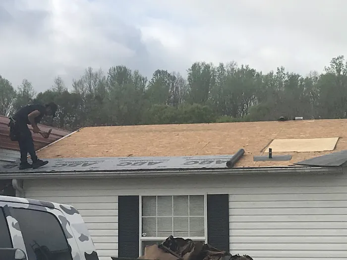 Divine Roofing LLC Picture 1