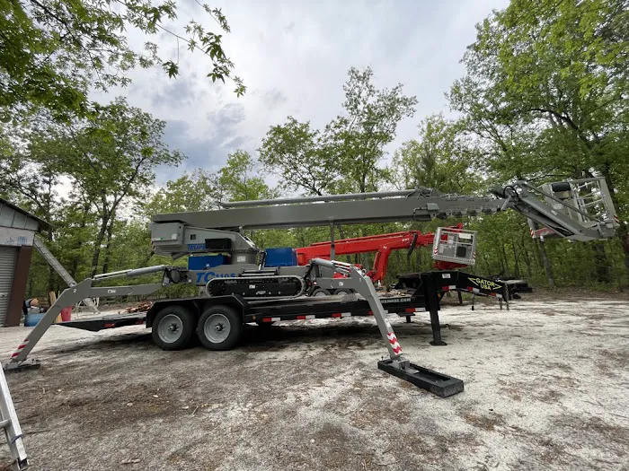 Mark's Roofing & Tree Service, LLC Picture 2