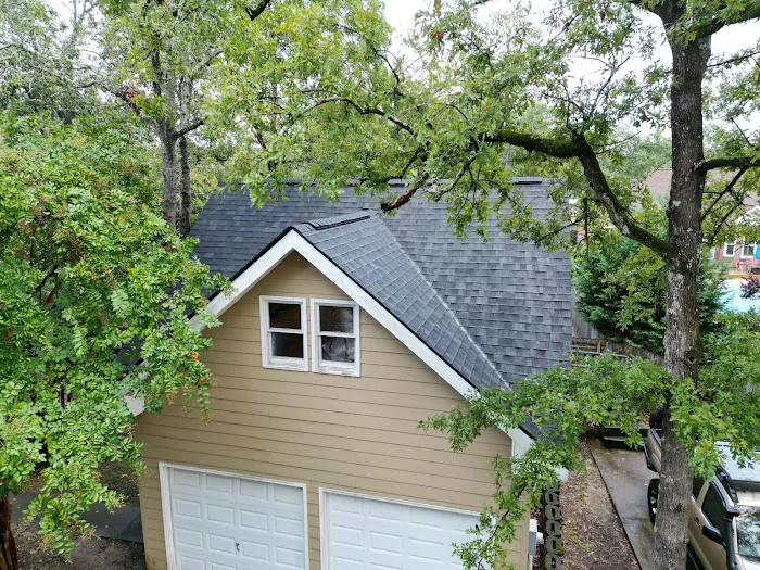 Midlands Roofing & Exteriors Picture 2