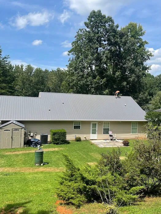 Top dog roofing Picture 2