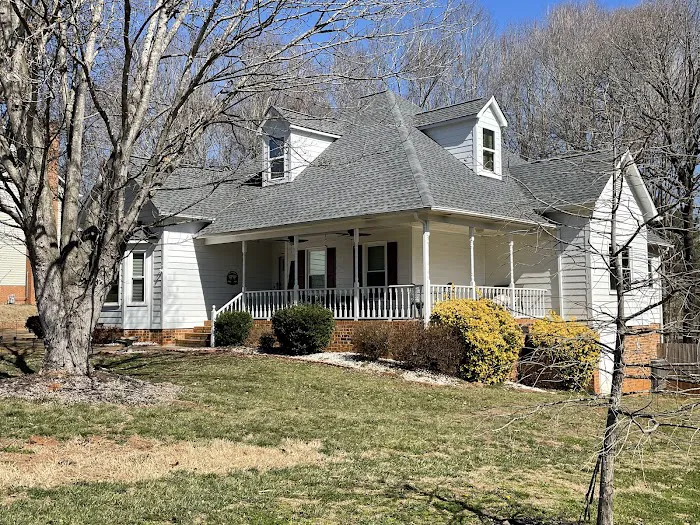 Paradise Roofing LLC Picture 1