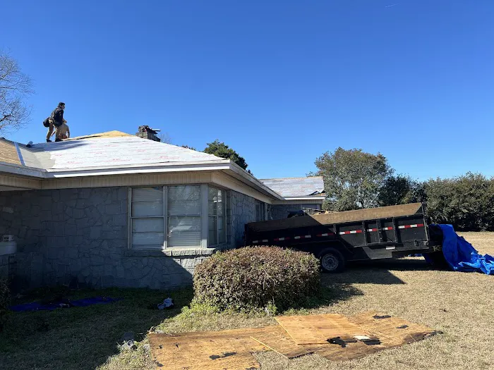 Cap City Roofing LLC Picture 1