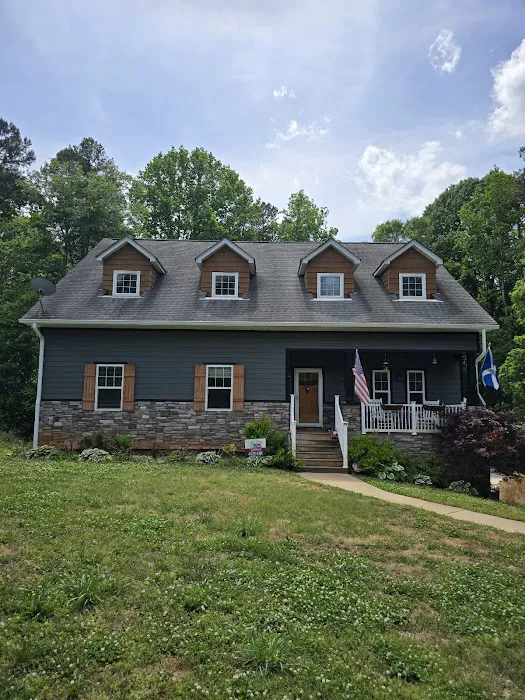 Upscale Roofing & Gutter Picture 7