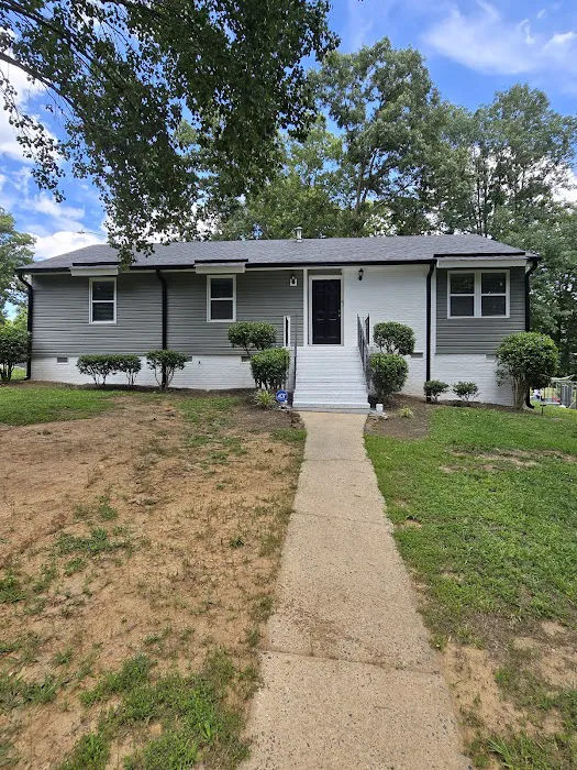 Upscale Roofing & Gutter Picture 6