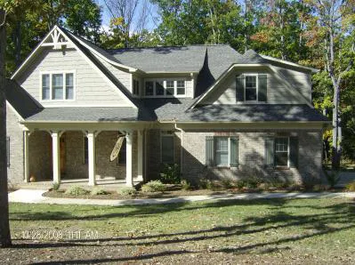Queen's Shingle Roofing & Vinyl Siding Picture 6