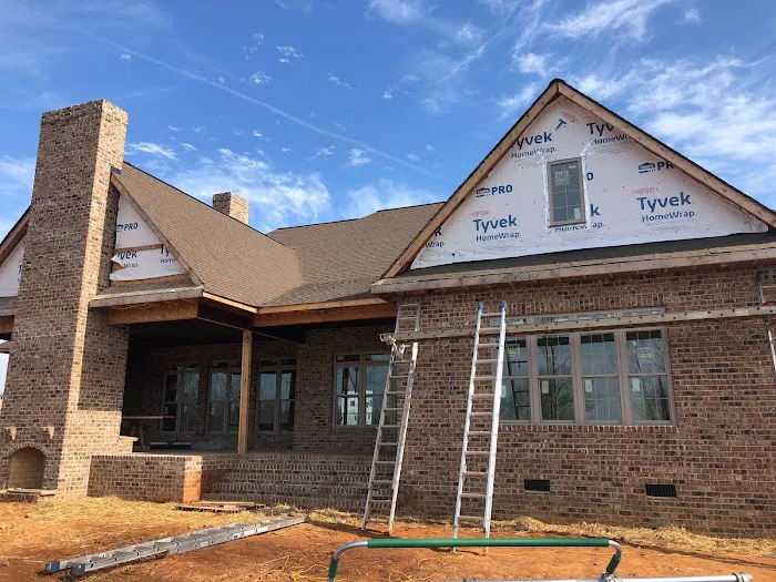 D Queen Roofing Picture 1