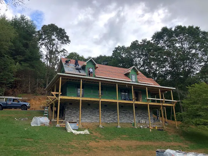 D Queen Roofing Picture 2