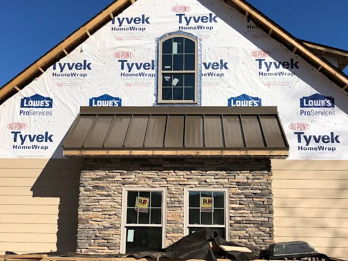 D Queen Roofing Picture 9