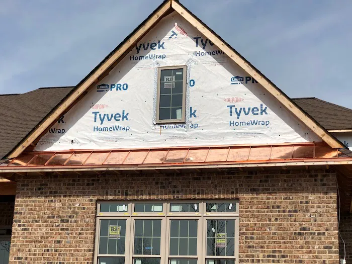 D Queen Roofing Picture 7