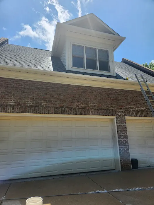 TD Roofing and Gutter Cleaning Picture 2