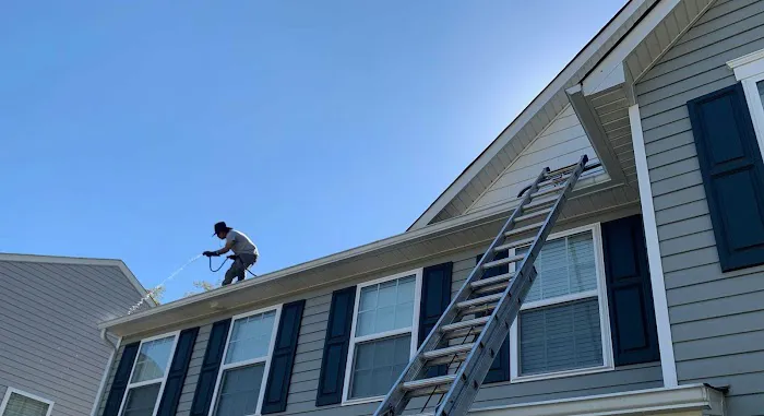 TD Roofing and Gutter Cleaning Picture 5