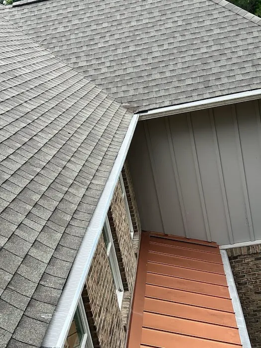 TD Roofing and Gutter Cleaning Picture 3