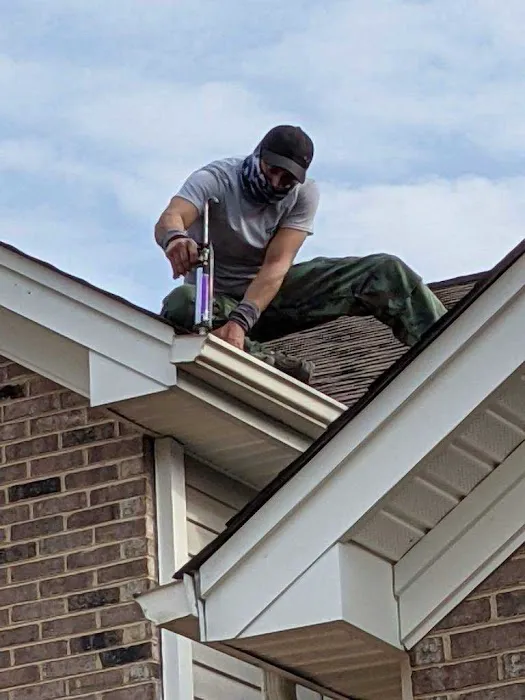 TD Roofing and Gutter Cleaning Picture 8