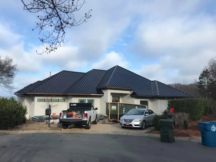 Advanced Roofing and Exteriors Picture 1