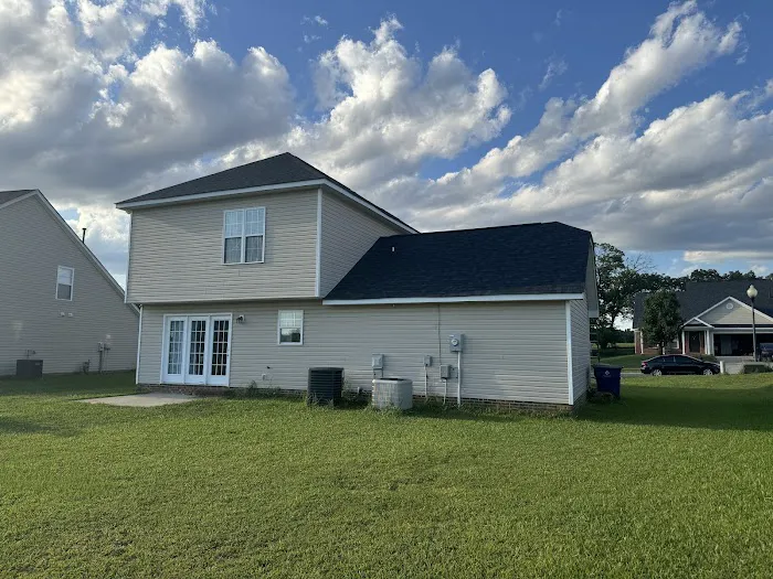 Rumble Bee Roofing and Gutters Picture 1