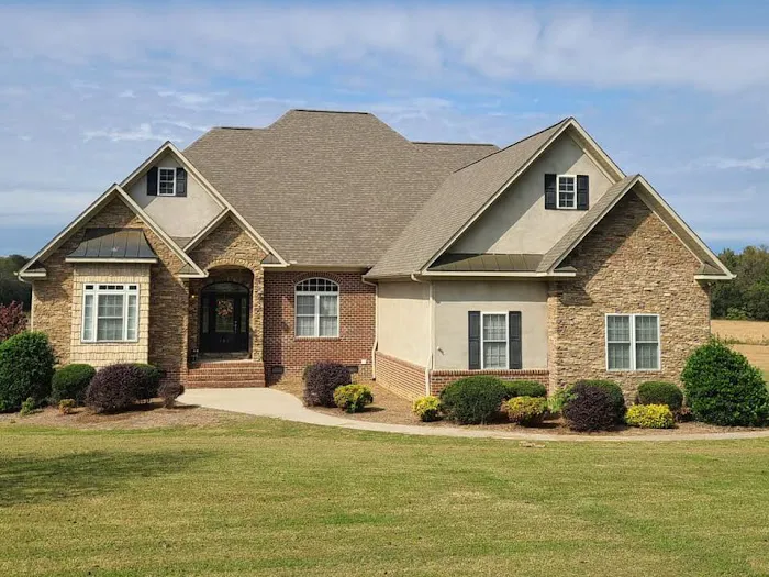 Lighthouse Roofing LLC Picture 3