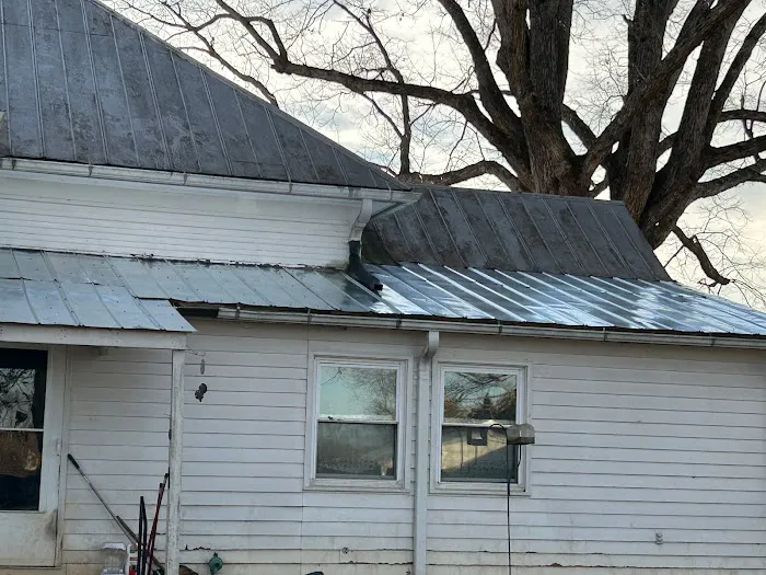 Linares roofing Picture 3