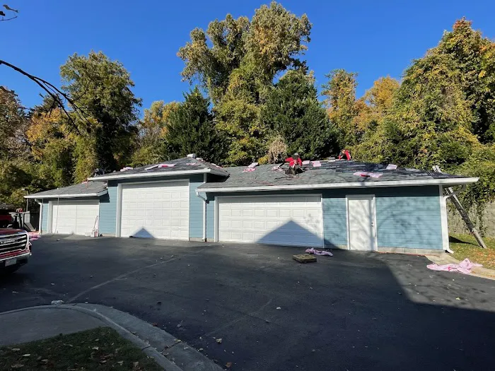 4 Walls Roofing and Repair Picture 7