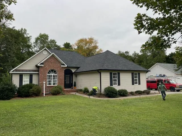 4 Walls Roofing and Repair Picture 3