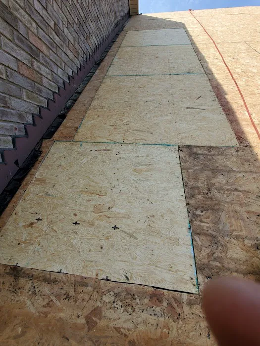 4 Walls Roofing and Repair Picture 1