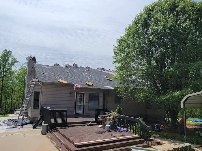 Top Roofing and Contracting Picture 2