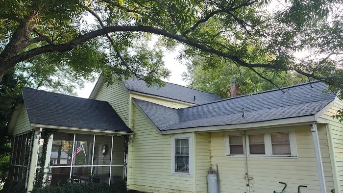 Moore's Roofing Picture 2