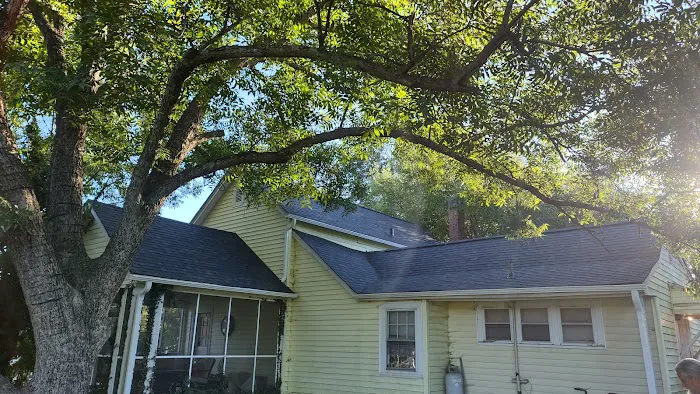 Moore's Roofing Picture 4