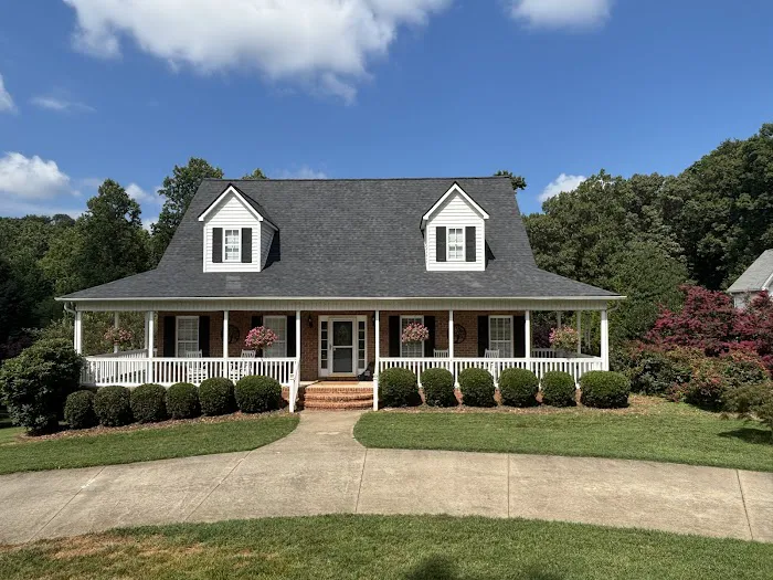 Skywalker Roofing Company Picture 1