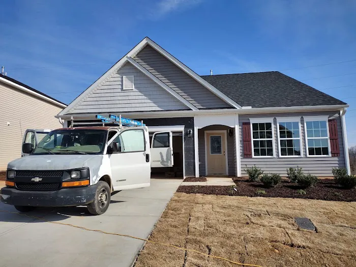 Toby's Vinyl Siding & Roofing Picture 4