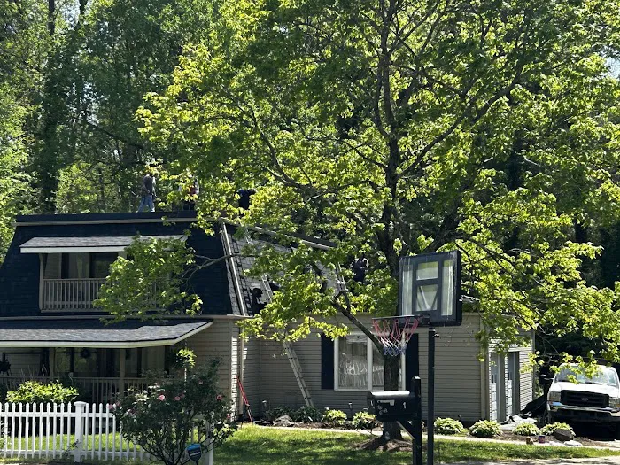 J Lopez Roofing Co Picture 2