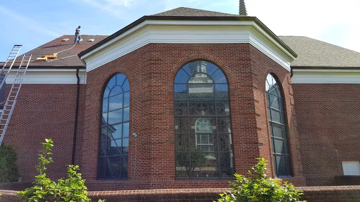 Flores Roofing & Painting Picture 2