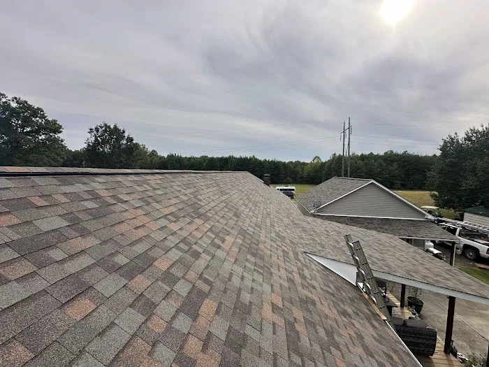 SHR ROOFING LLC Picture 5