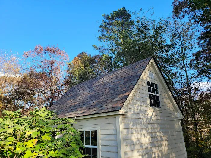 SHR ROOFING LLC Picture 1