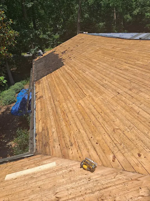 R.S ROOFING LLC Picture 4